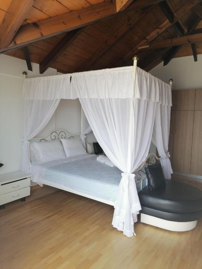 Suite In Front Of The Sea Nea Thesi Экстерьер фото